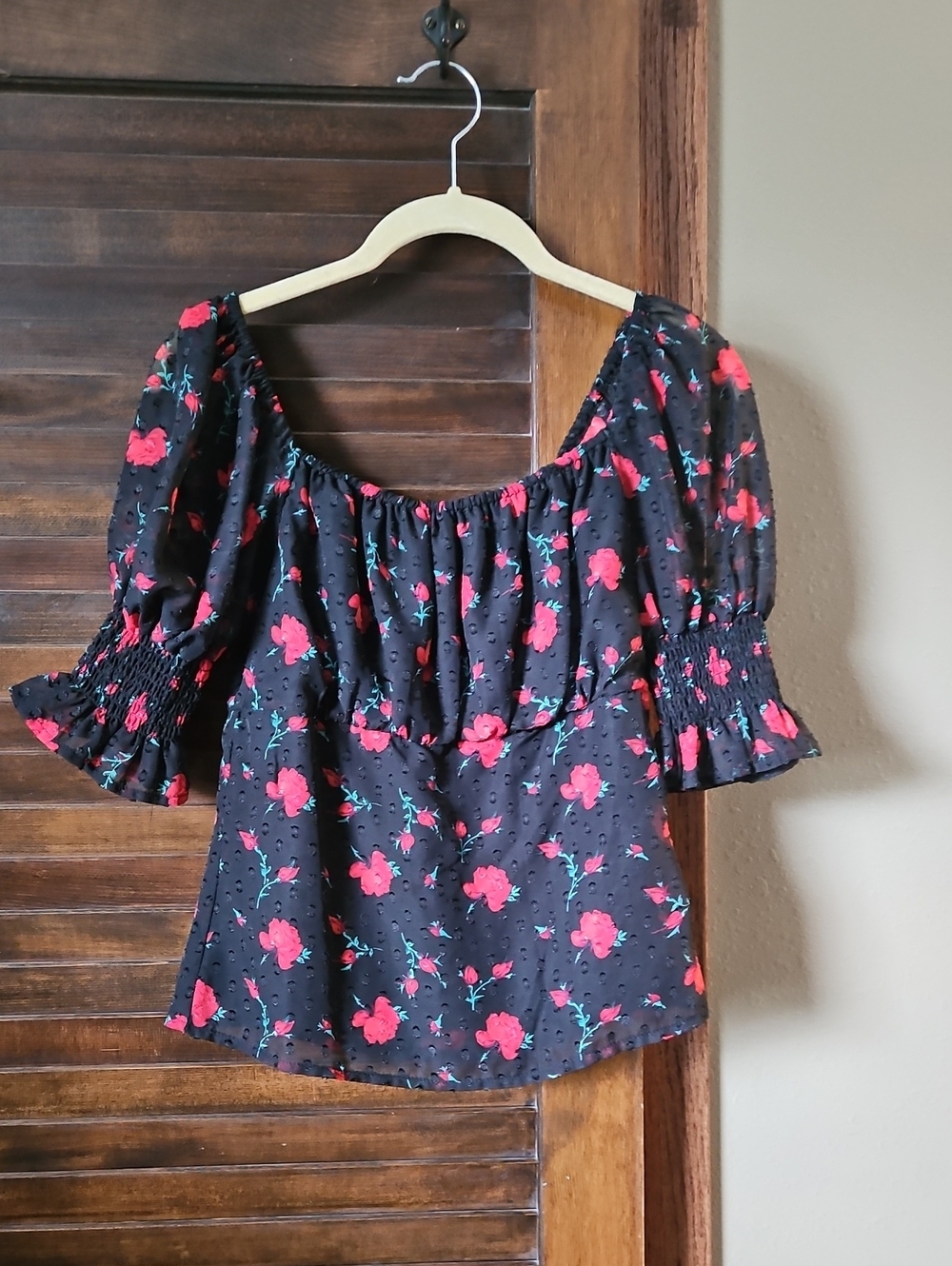 Francesca's Collections Black Off-Shoulder Top with Red Floral Print